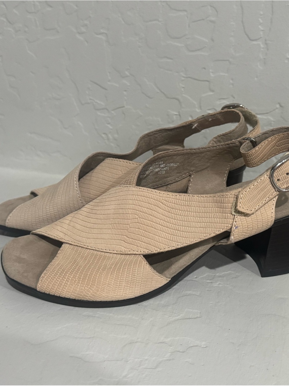 Munro Beige Textured Leather Slingback Heels